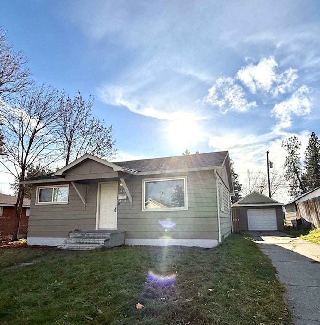 3 Bedroom Hardwood Floor House