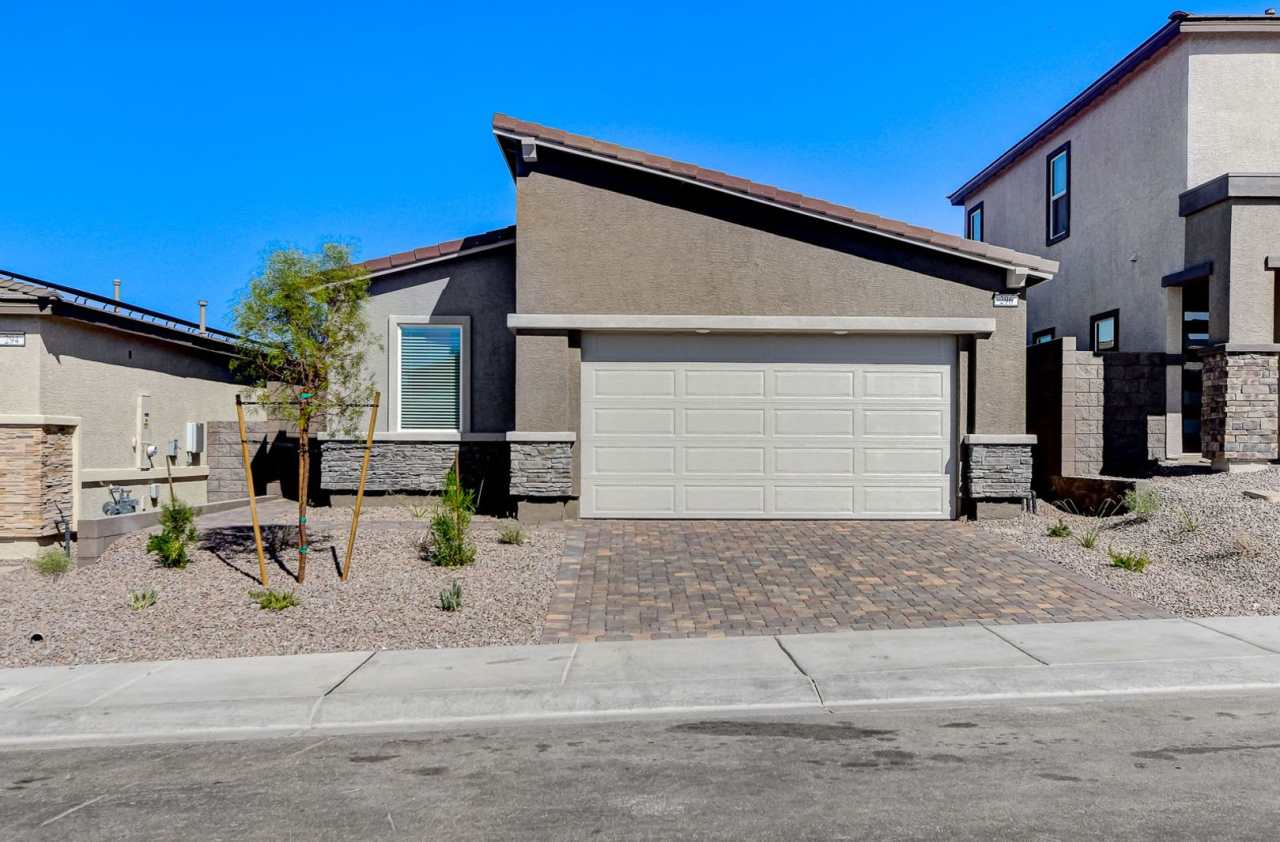 Single Story 3 Bedroom Home in Henderson!