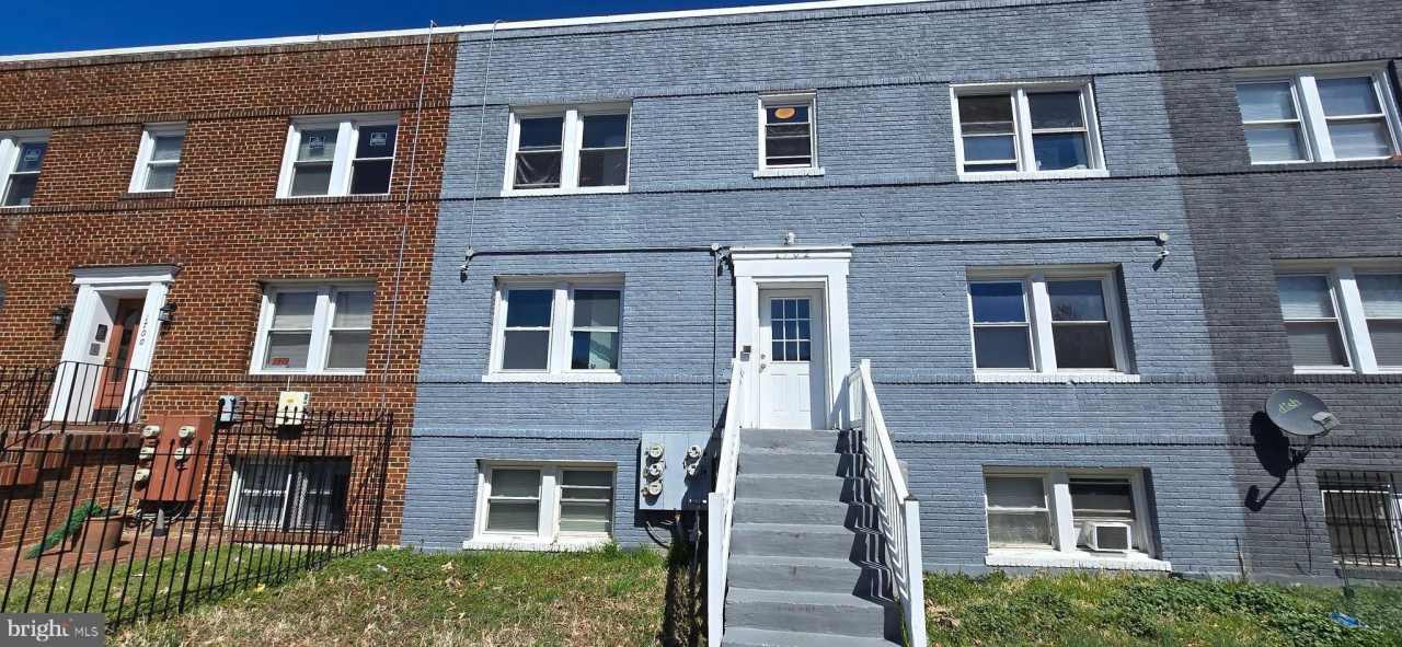 1702 GALES Street NE unit: 3