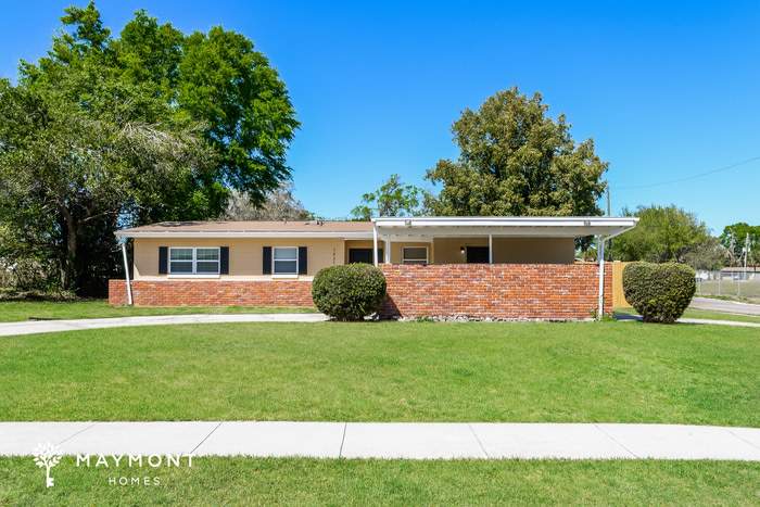 5825 Forest Grove Boulevard