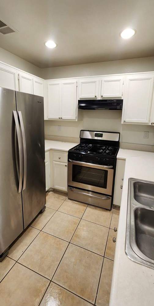 Beautiful 3-Bed, 2.5-Bath Home in Las Vegas