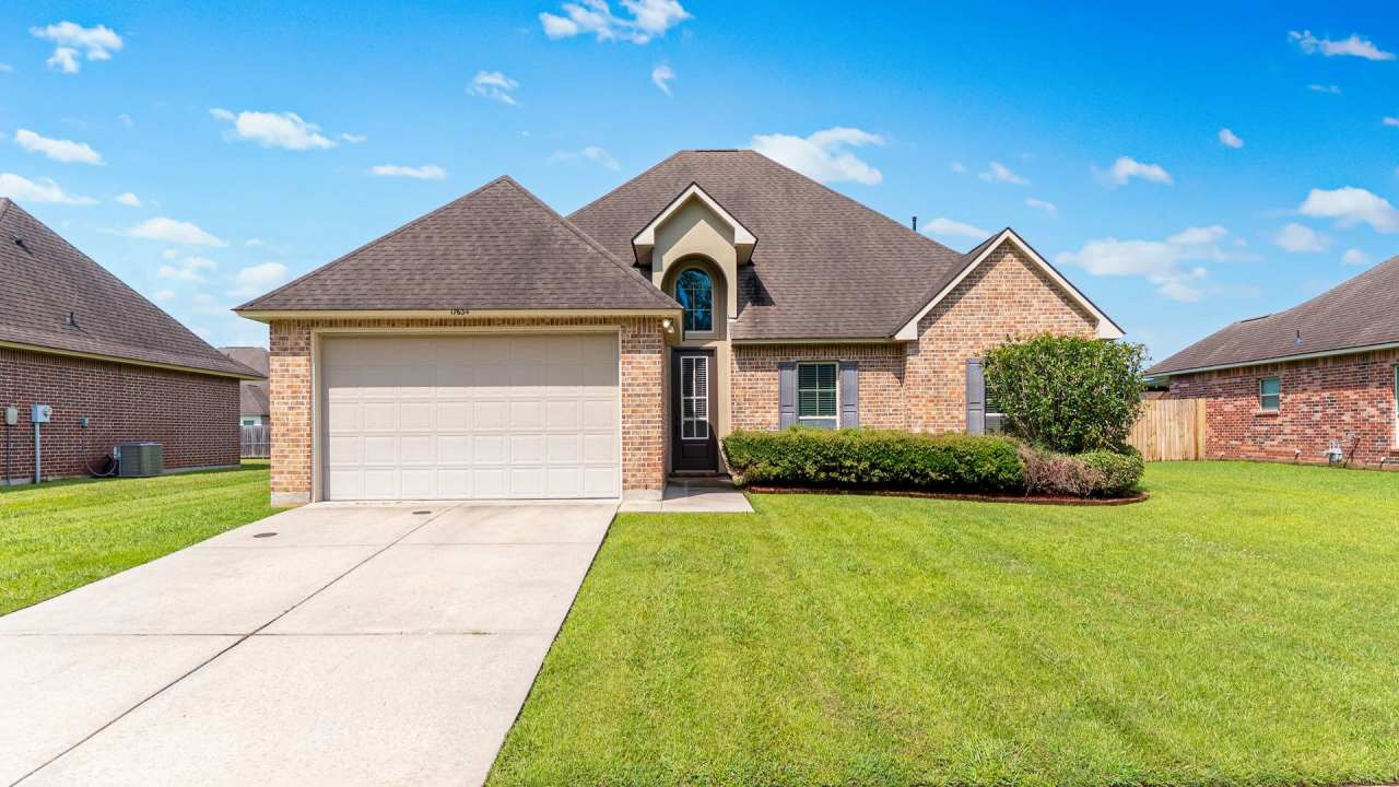 Charming 3BR/2BA Home in the Heart of Prairieville!