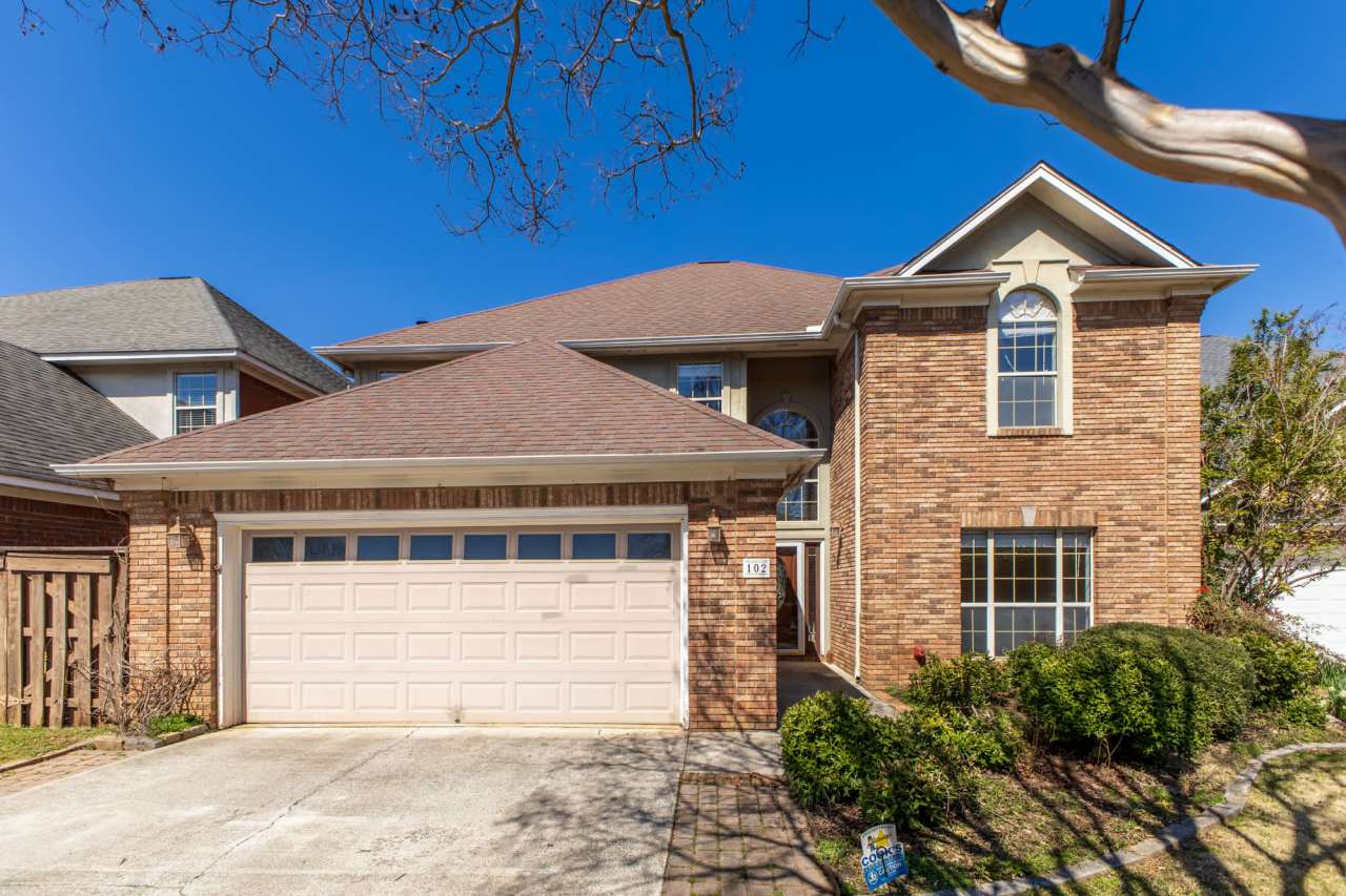 102 Canterbury Circle