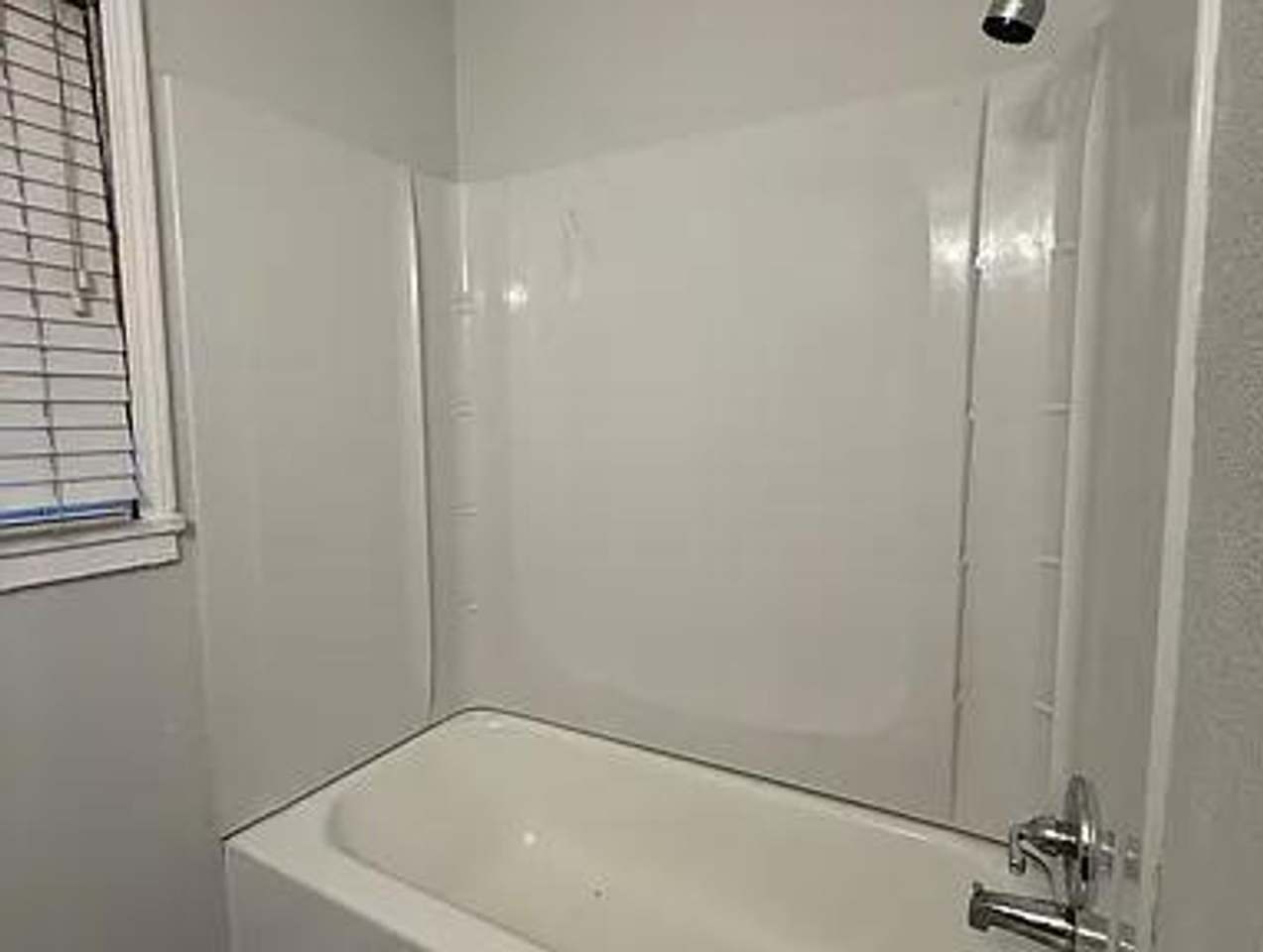 Fresh, Bright  Move-In Ready on Willow Lane!