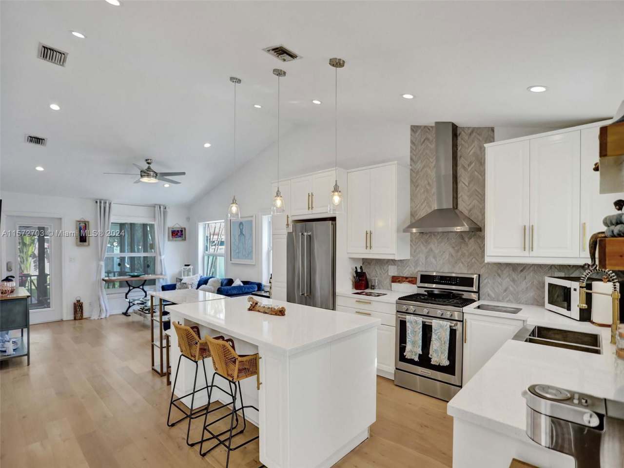 1204 Northeast 3rd Avenue