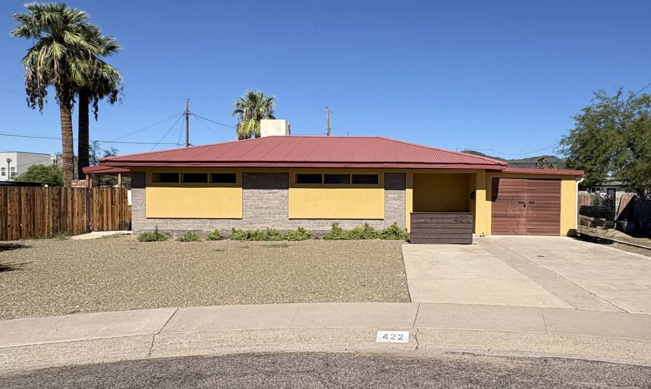 422 W Eva St