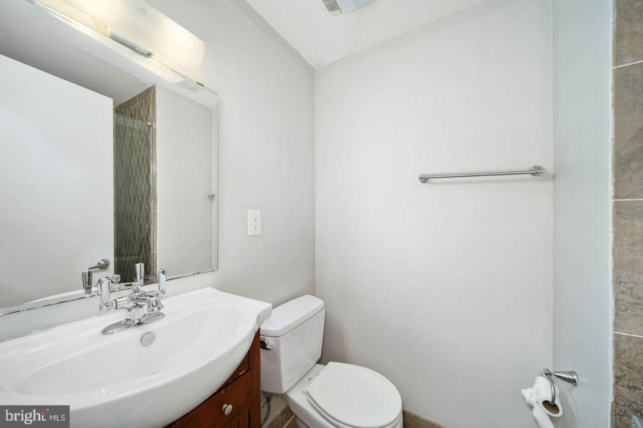 1641 CHRISTIAN Street unit: 2