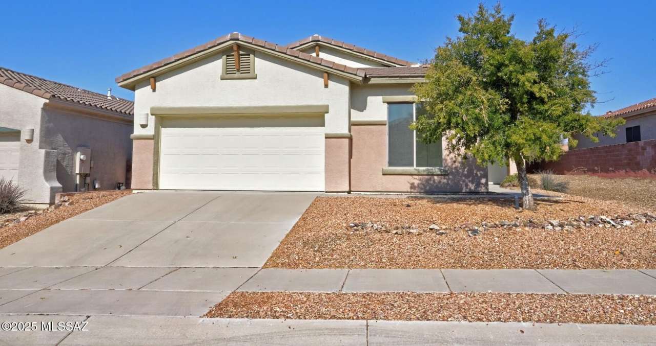 10045 E Cedar Hill Drive