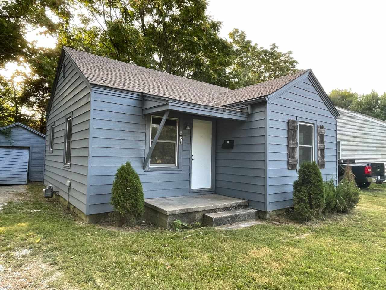 Cute, Clean  in Great Neighborhood!