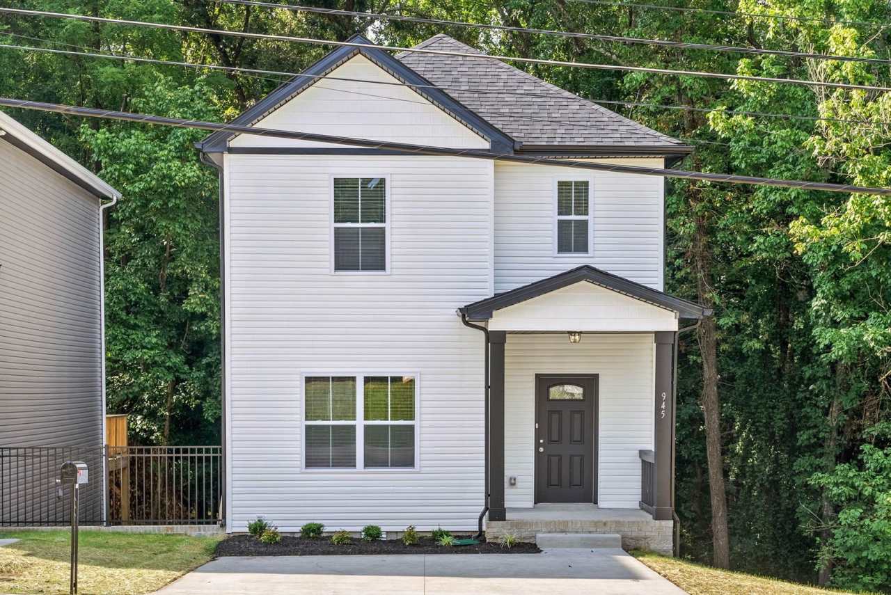 Beautiful 3 Bedroom Home For Rent Near Downtown Clarksville!