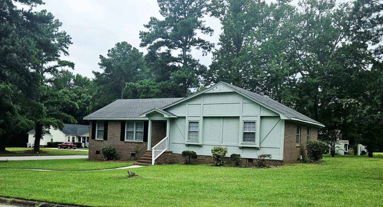 3 Bedroom, 2 Bath House