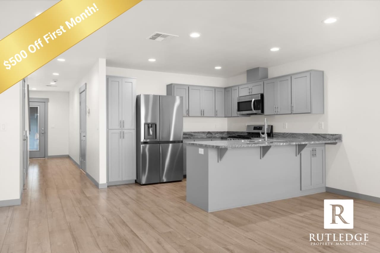 Gorgeous! Brand New 3 Bedroom 2.5 Bath Townhome in Eagle Point *$500 OFF*