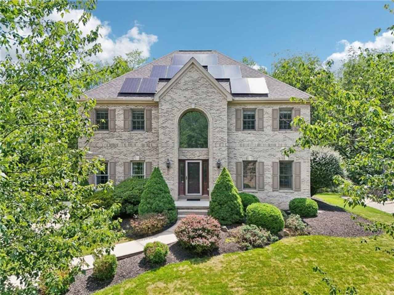 Luxury Rental in Cranberry Township