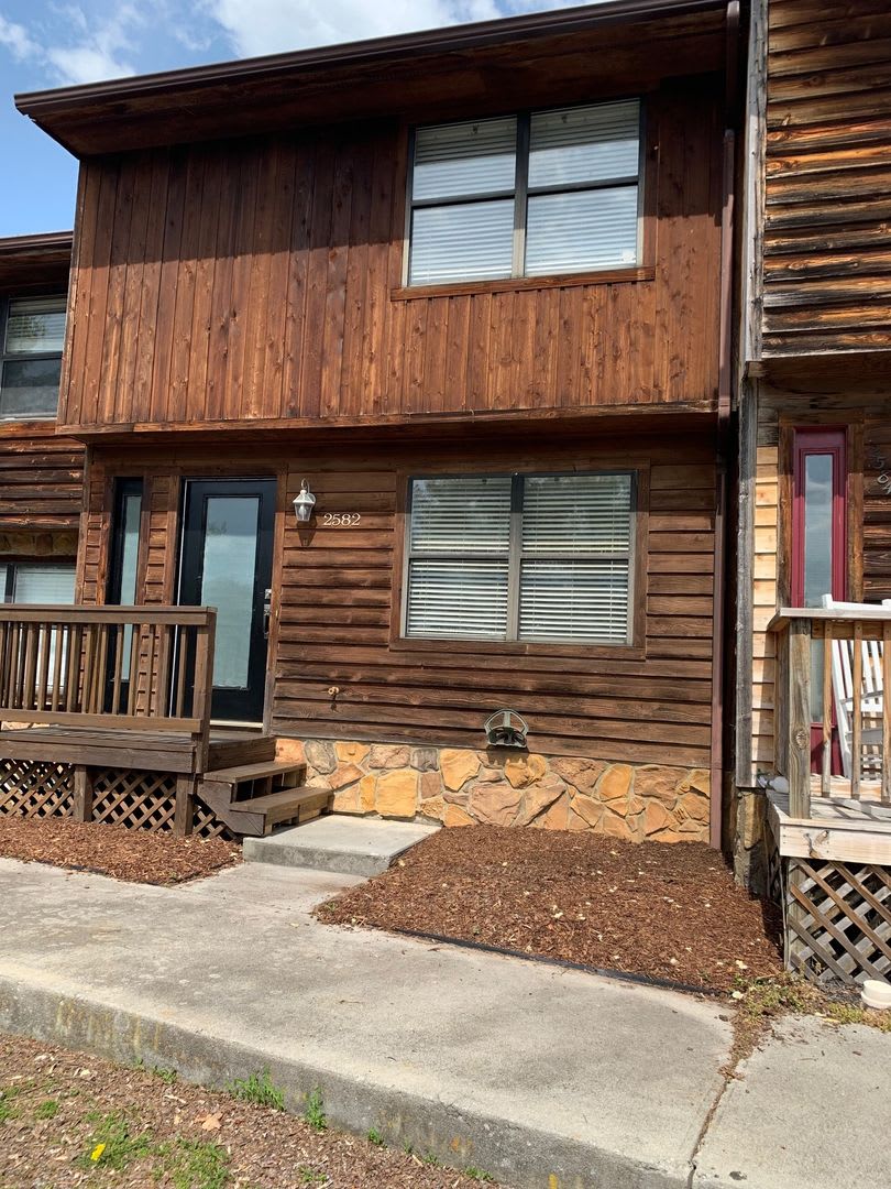 2 Bedroom 2 Bath Townhouse