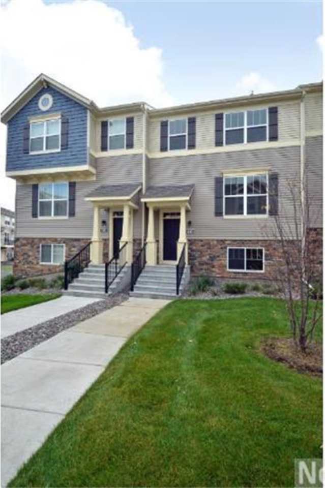 AMAZING! 4 BED/4 BATH TOWNHOUSE IN MAPLE GROVE