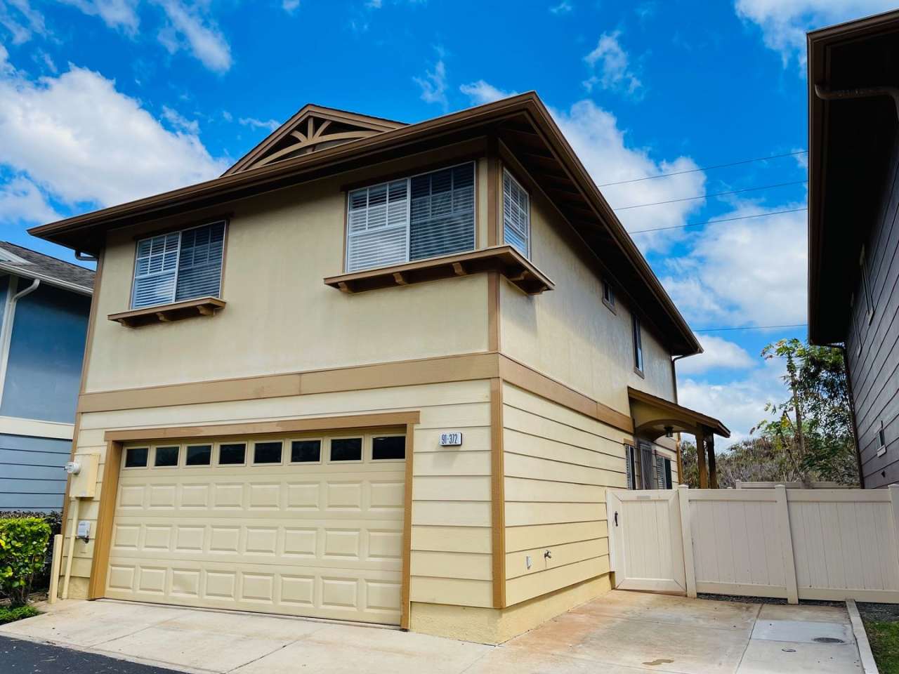 Partly Furnished 3-bedroom, 2.5-bath home, in Las Brisas in Ewa By Gentry