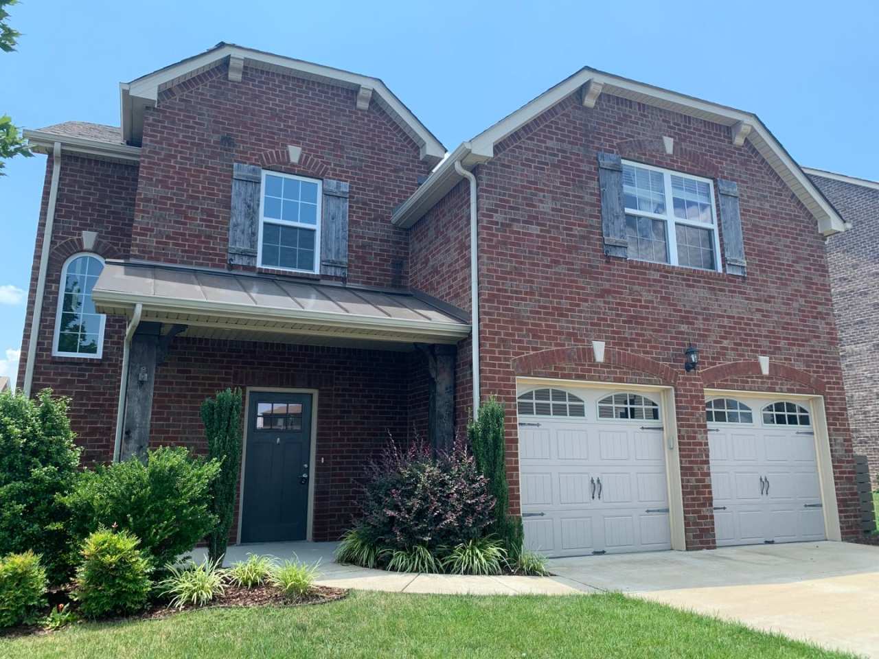 Spacious Home in Canterbury Subdivision