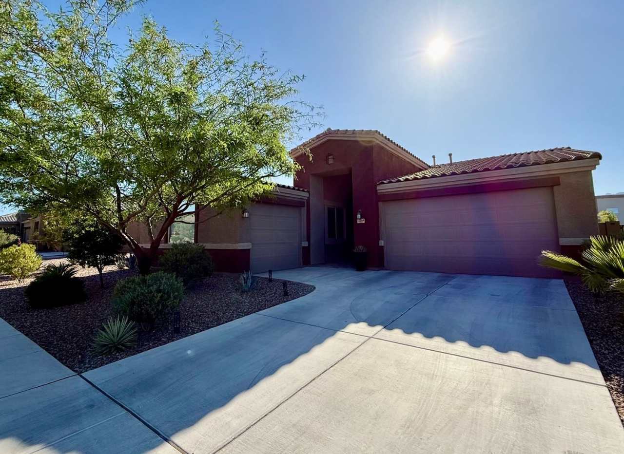 Spacious 4BR House in Oro Valley