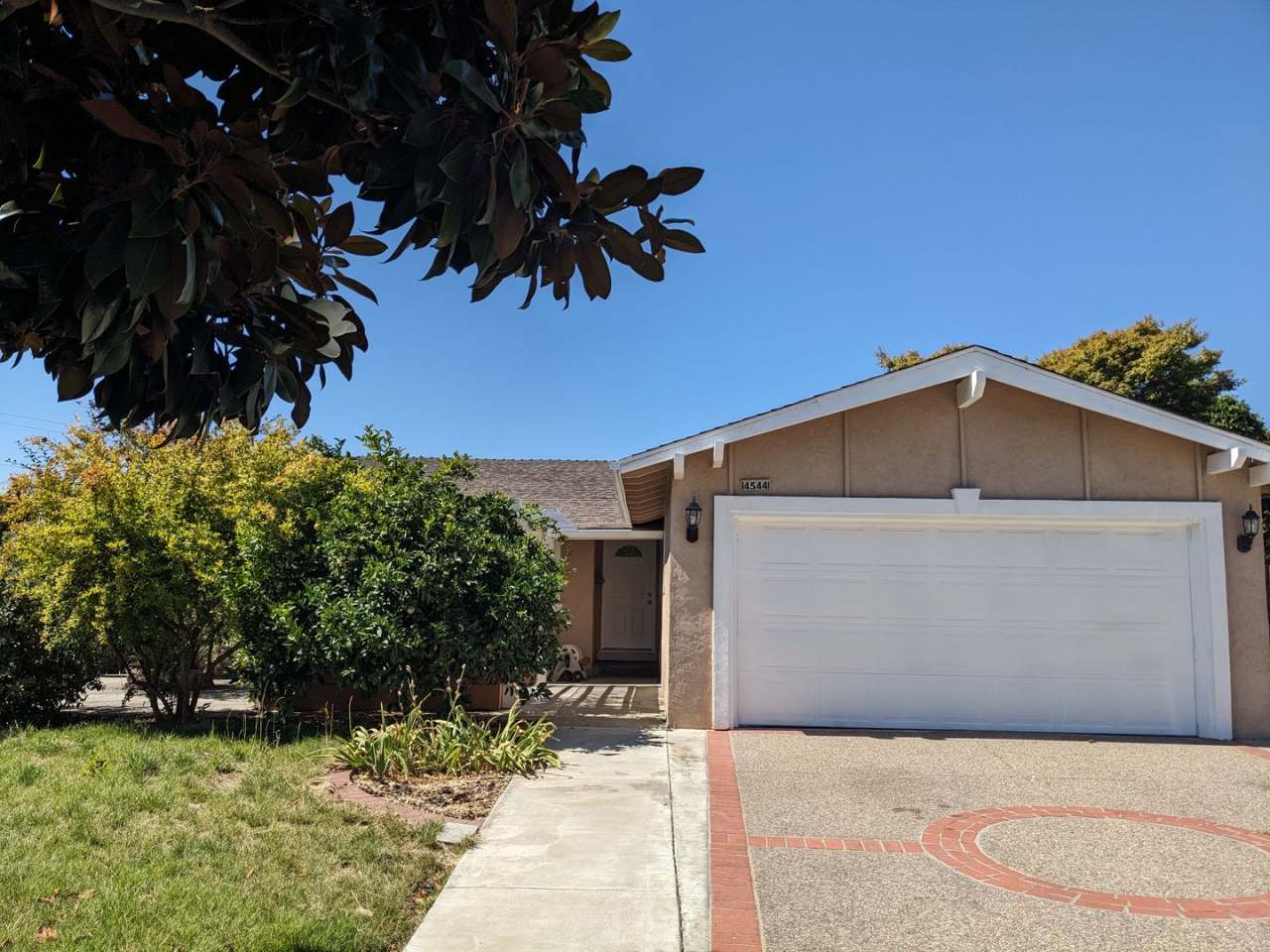 BEAUTIFUL HOME IN DESIREABLE CENTERVILLE, FREMONT. EXTRA ROOMS AND LOTS OF FRUIT TREES ON CUL-DE-SAC!!!