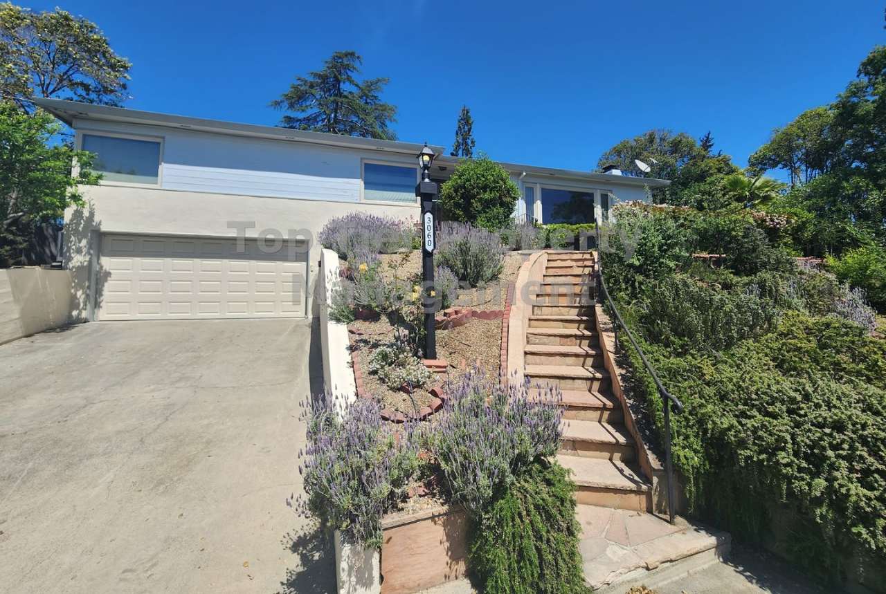 Charming 3 Bed, 2 Bath, 1,888 sqft House in Downtown Concord - Available 3/14 for lease!