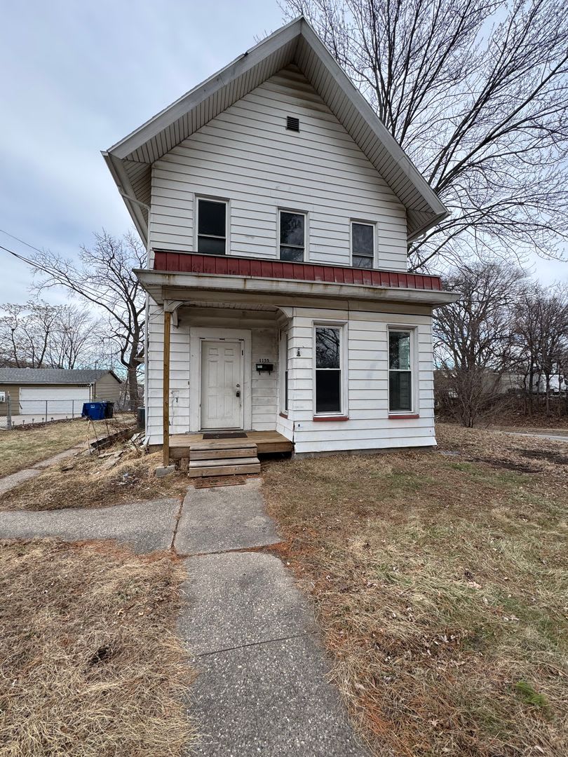 5 bedroom 2 bath house in Moline
