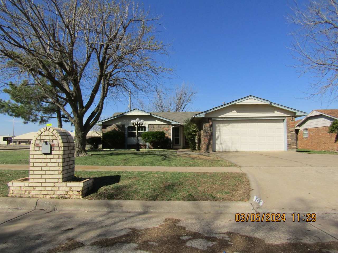 Eastside home located within walking disctance of MacArthur Schools.