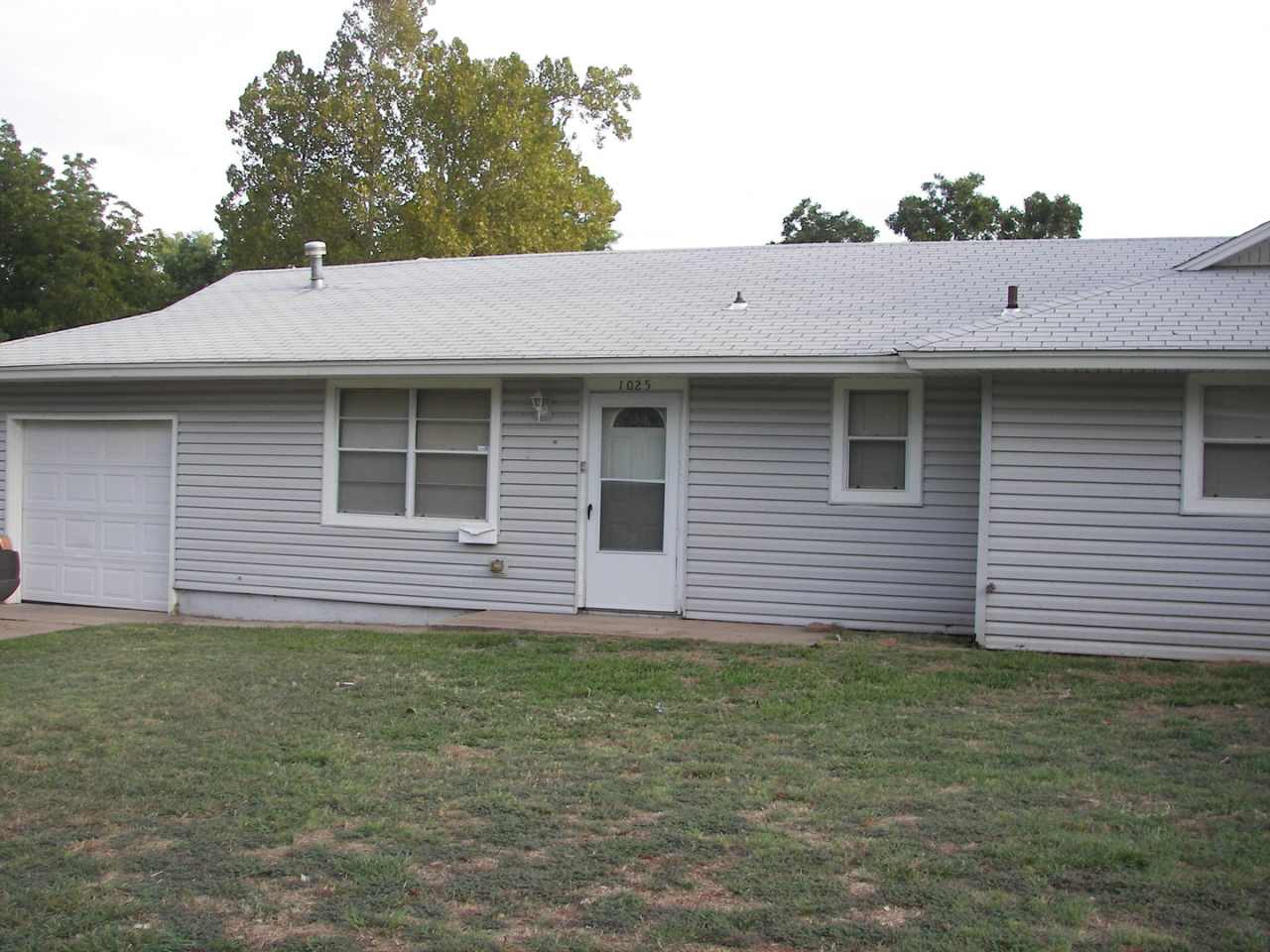 Adorable! You'll Love All the Oak!