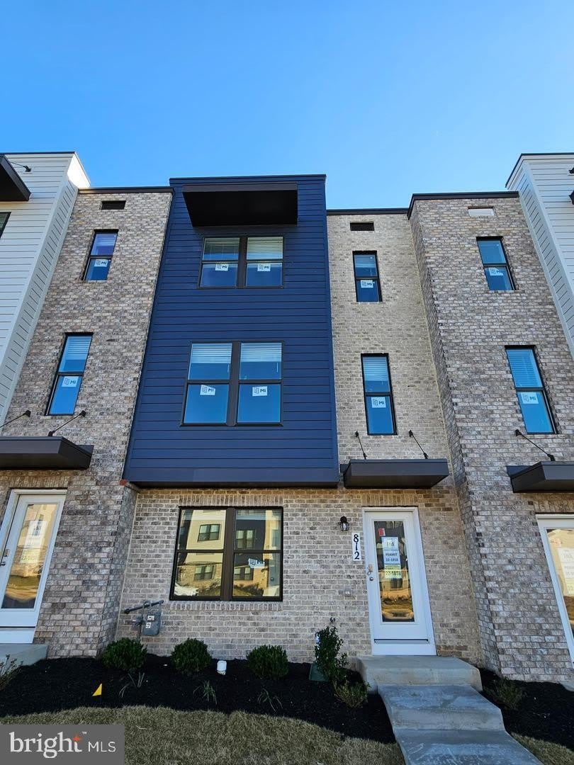 418 CARROLL WALK AVE