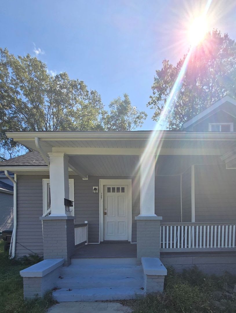 1 bedroom duplex in Colonial Heights