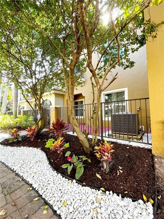 380 Lake Monterey Cir