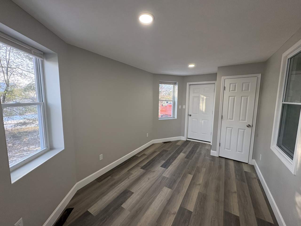 460 East Riverside Drive - 3