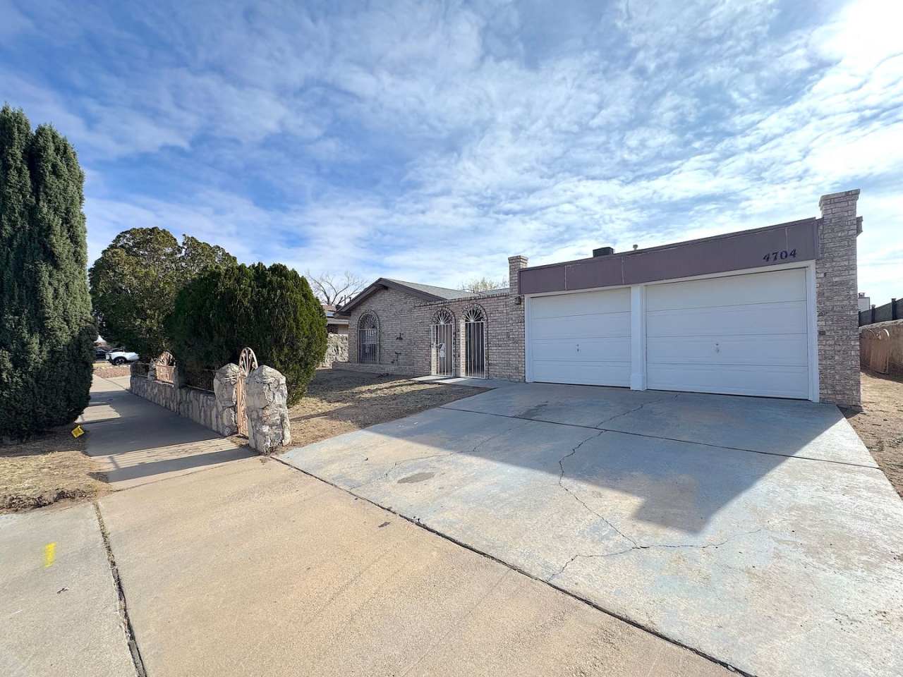 Northeast El Paso 3 Bed Refrig A/C in Castner Heights!