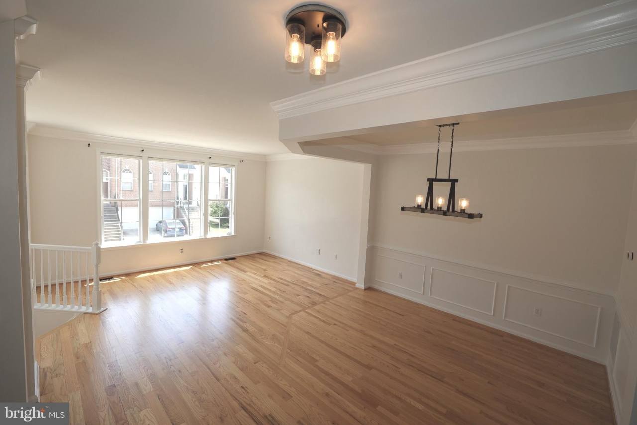 43121 SHADOW TERRACE