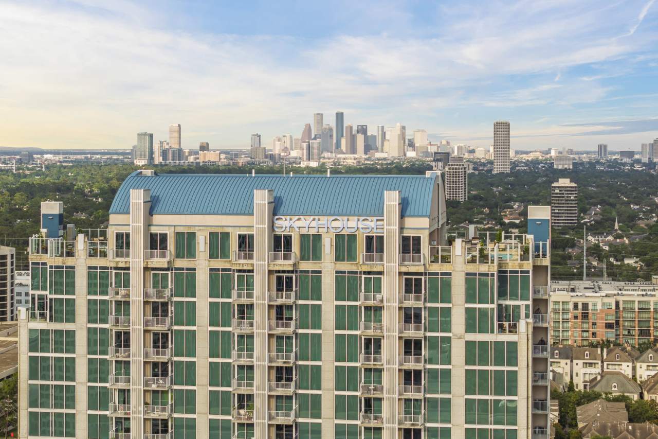 SkyHouse River Oaks Apartments