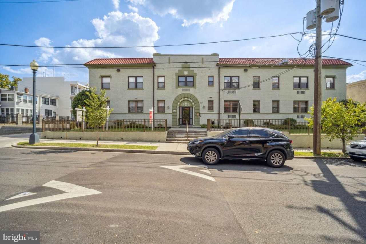 Spacious Two Bedroom Near Trinity University/ Bloomingdale- Great Location