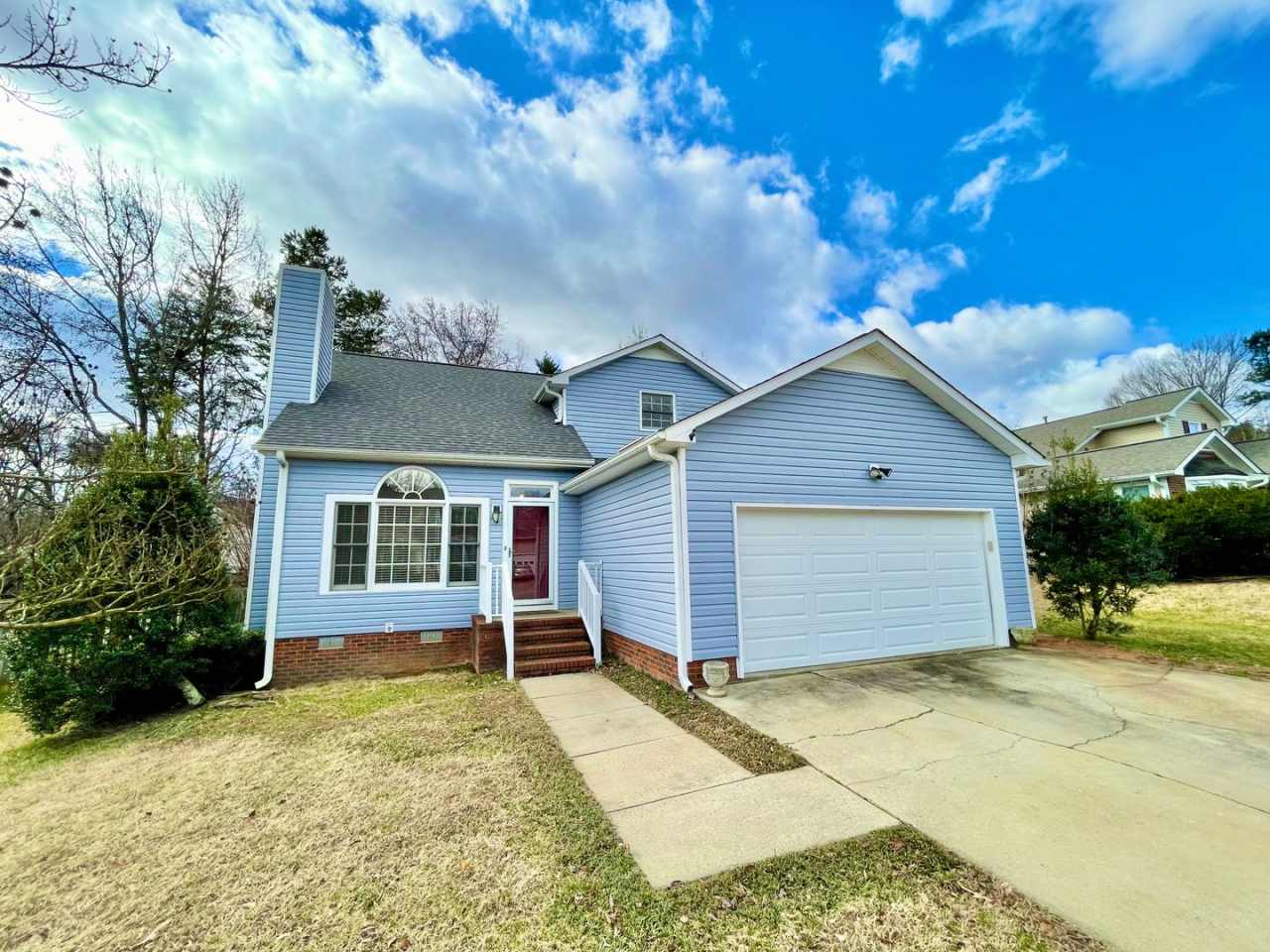 3 Bed 2.5 Bath Beautiful Home Located North West Greensboro!