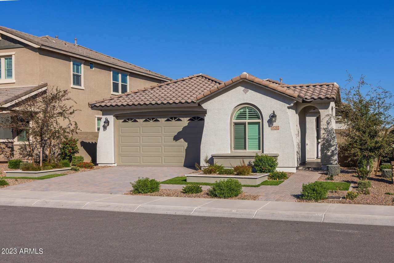 15292 W LINDEN Street