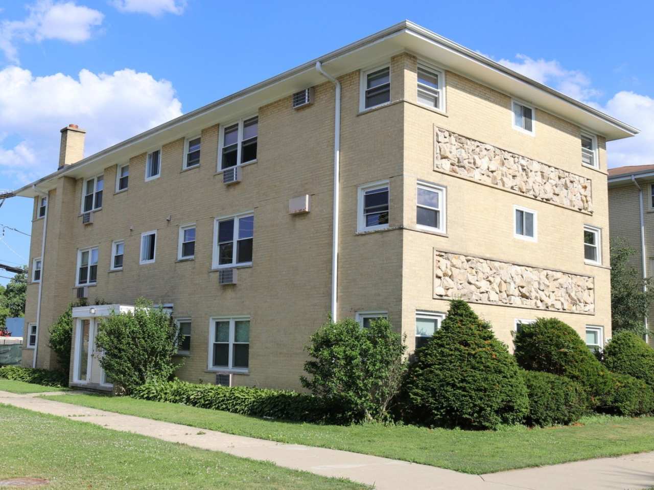 6555 N Natoma Avenue