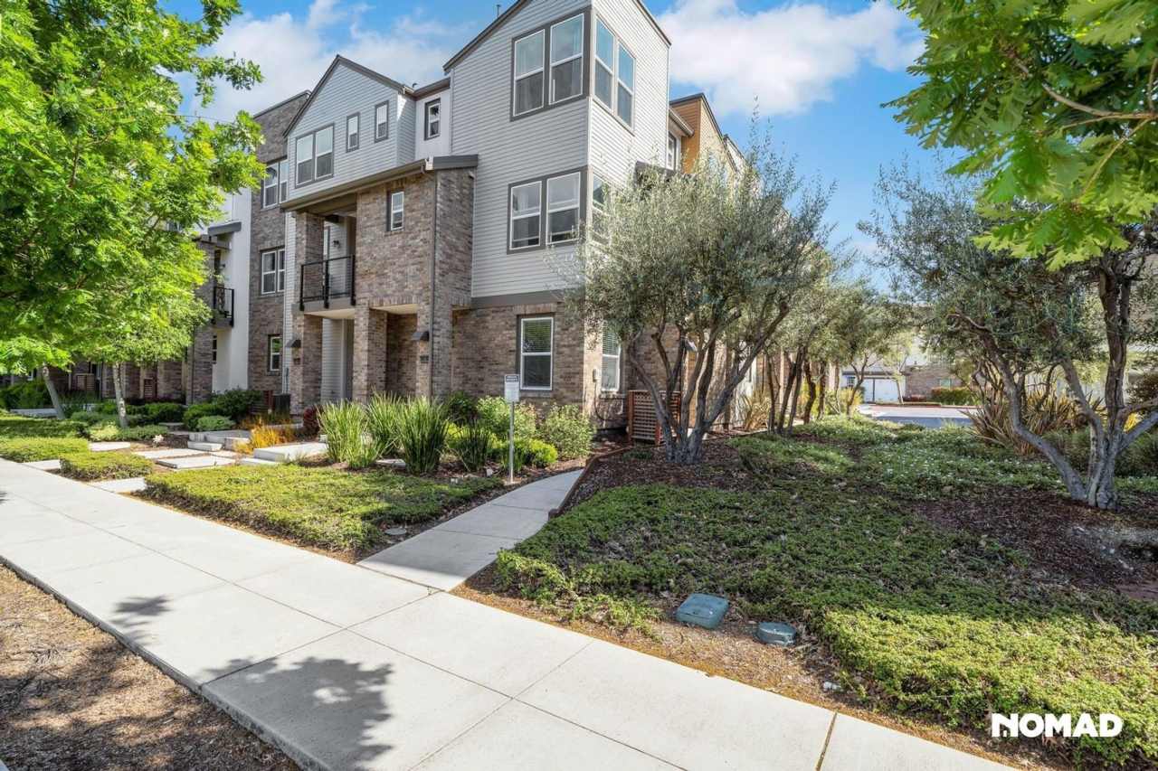 Charming 3BR 3.5 Bath Townhome in Sunnyvale