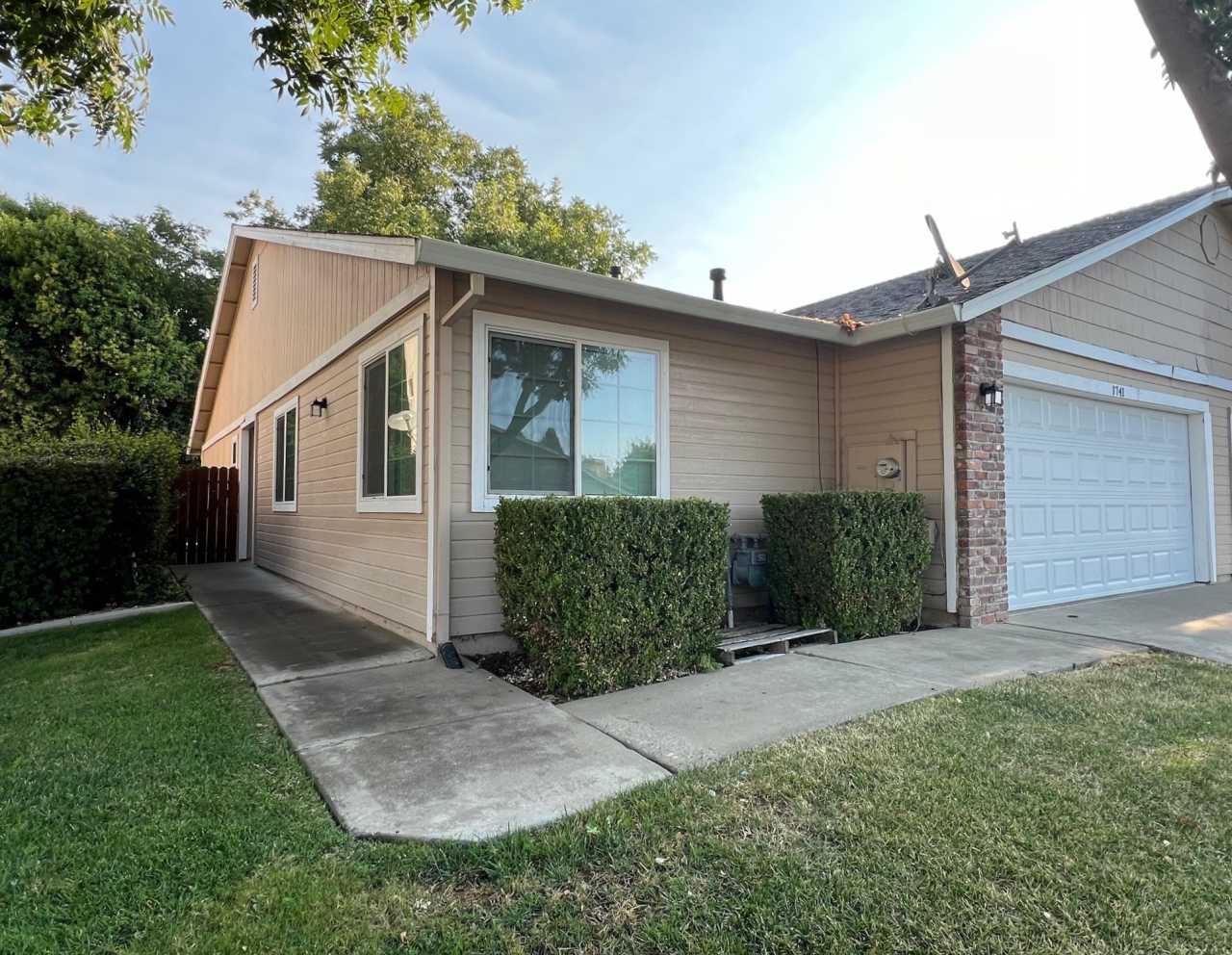 1741 Wildflower Circle