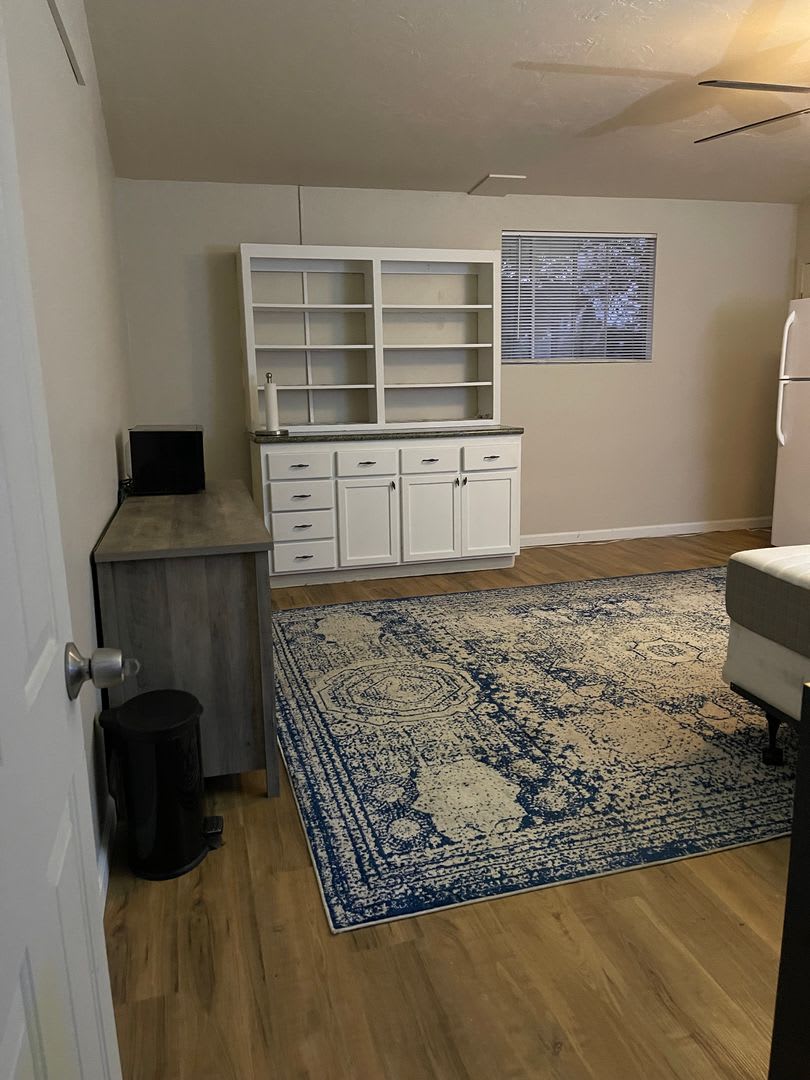 Private Studio 1 Block from CSUSM Campus