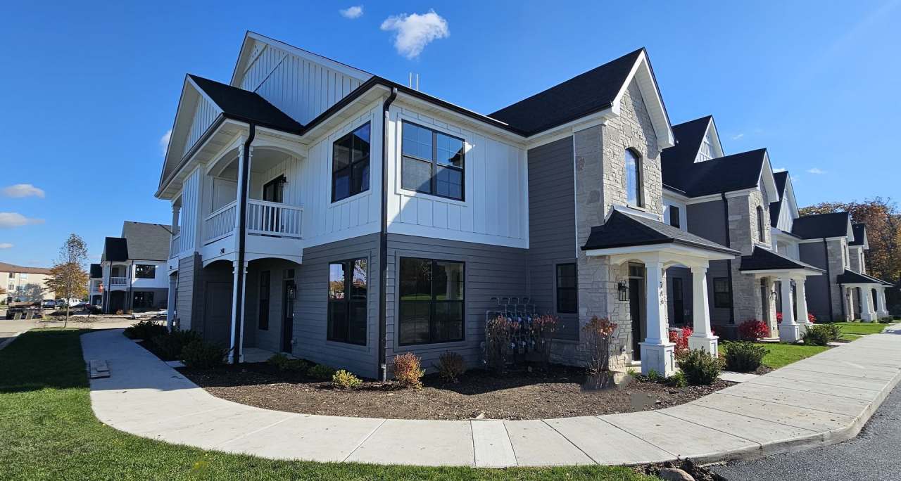 Douglas Fir-2Br/2Ba Rental Home-First Floor