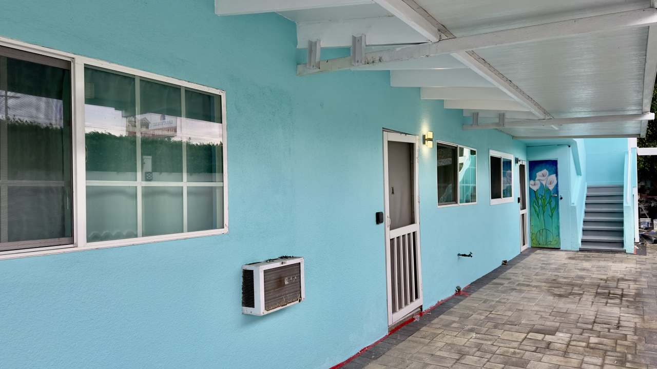 2143 North Windsor Avenue