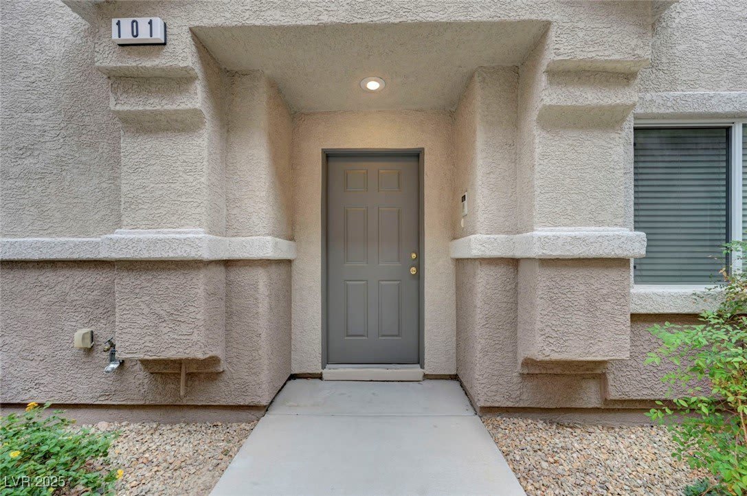 10134 Aspen Rose Street