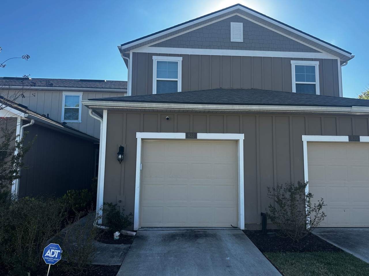 832 Observatory PKWY