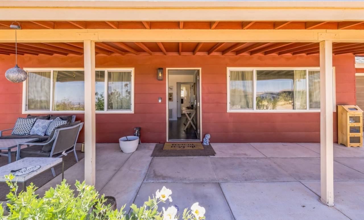 3 Bedroom 1.5 Bath Modern Farmhouse near JT National Park * MOVE IN SPECIAL*