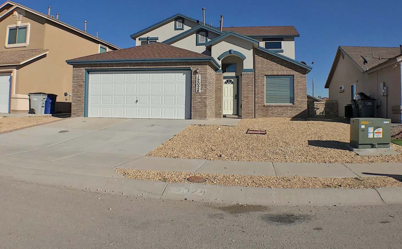 Mesquite Hills 3bed/2.5bath plus Loft REFRIG A/C Home!