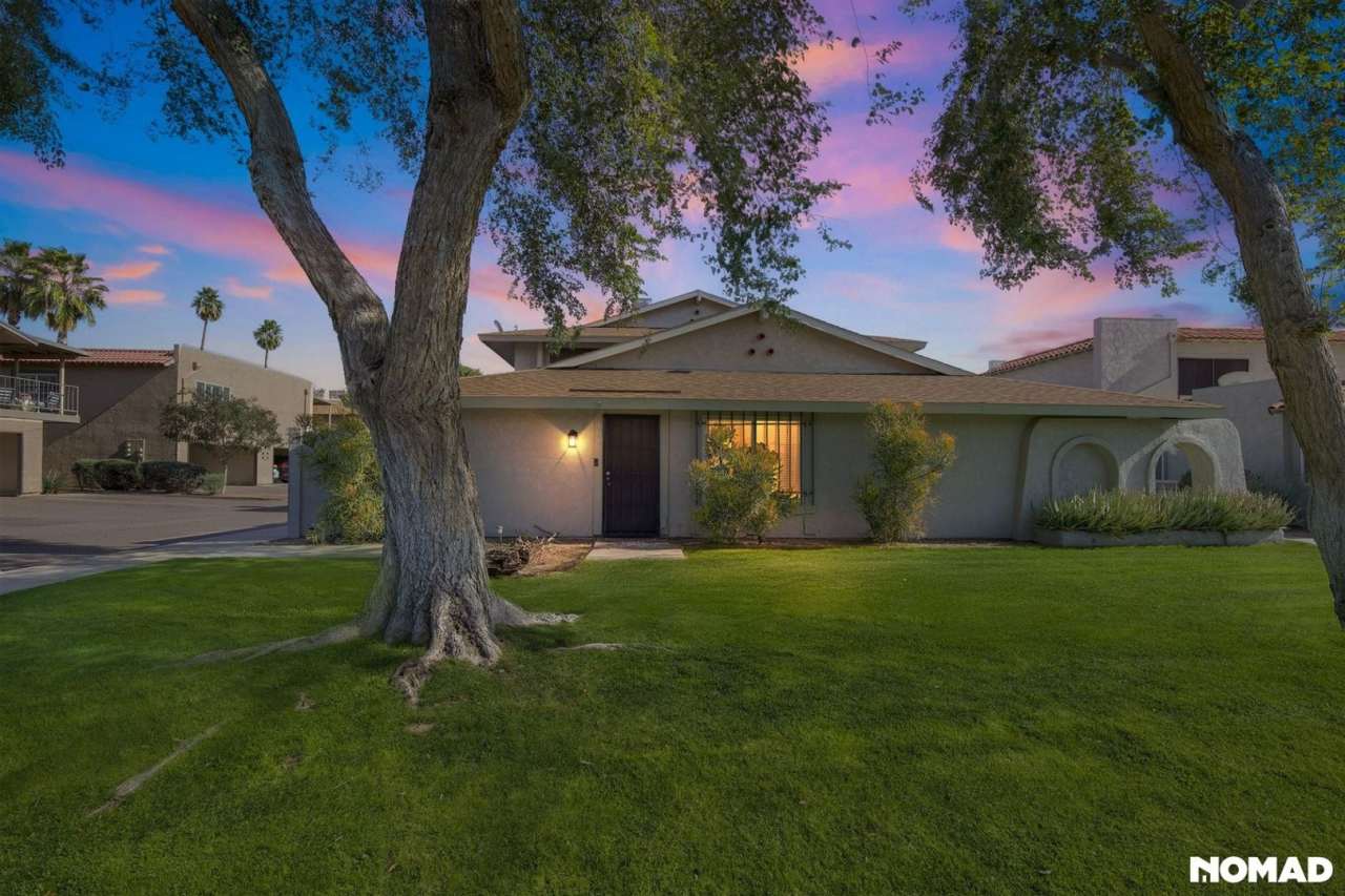 Conveniently Located 3BR Condo in Scottsdale