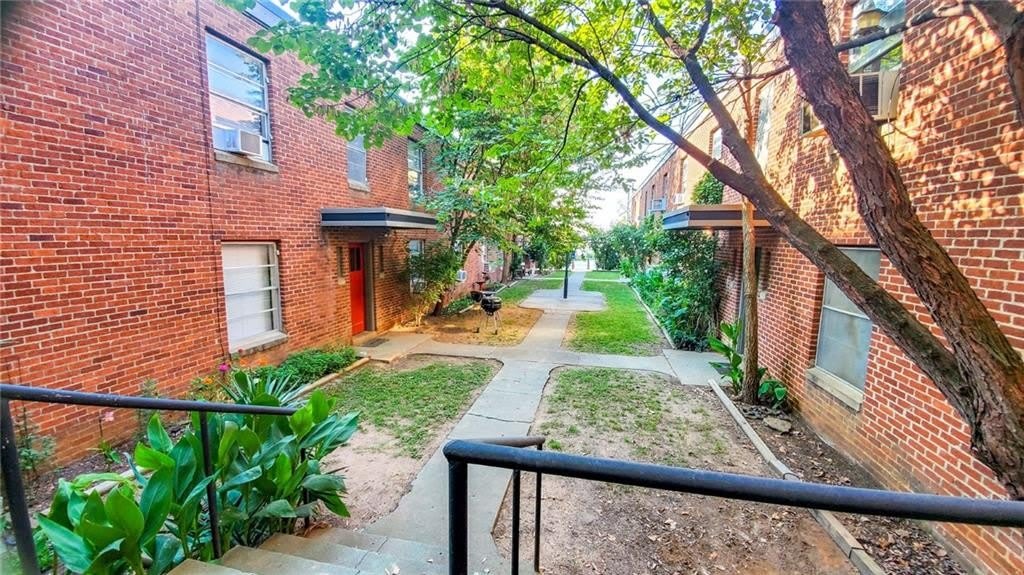 625 Dickson  ST Unit #2