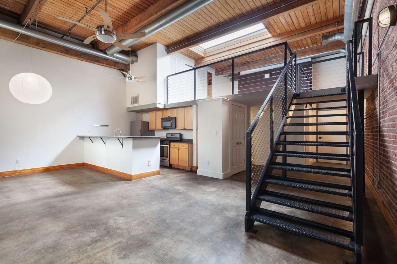 Industrial-Chic 2/2 Loft with Garage Near BeltLine  Downtown
